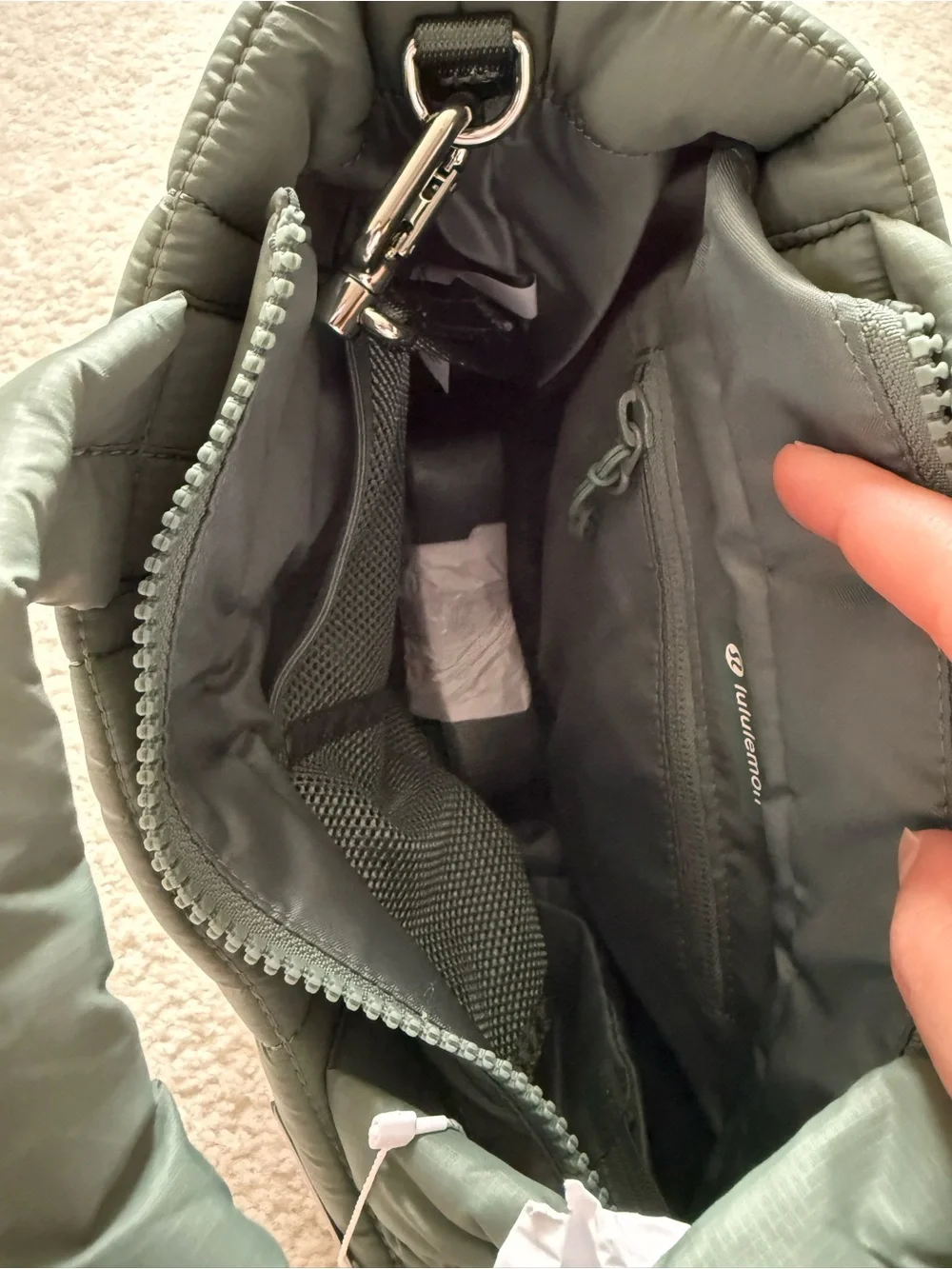 lululemon athletica Quilted Grid Tote Bag Mini 5L - Grey Eucalyptus - Picture 7 of 7